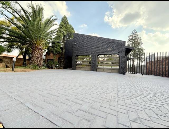 4 BEDROOM HOUSE FOR SALE IN VANDERBIJLPARK SE 3